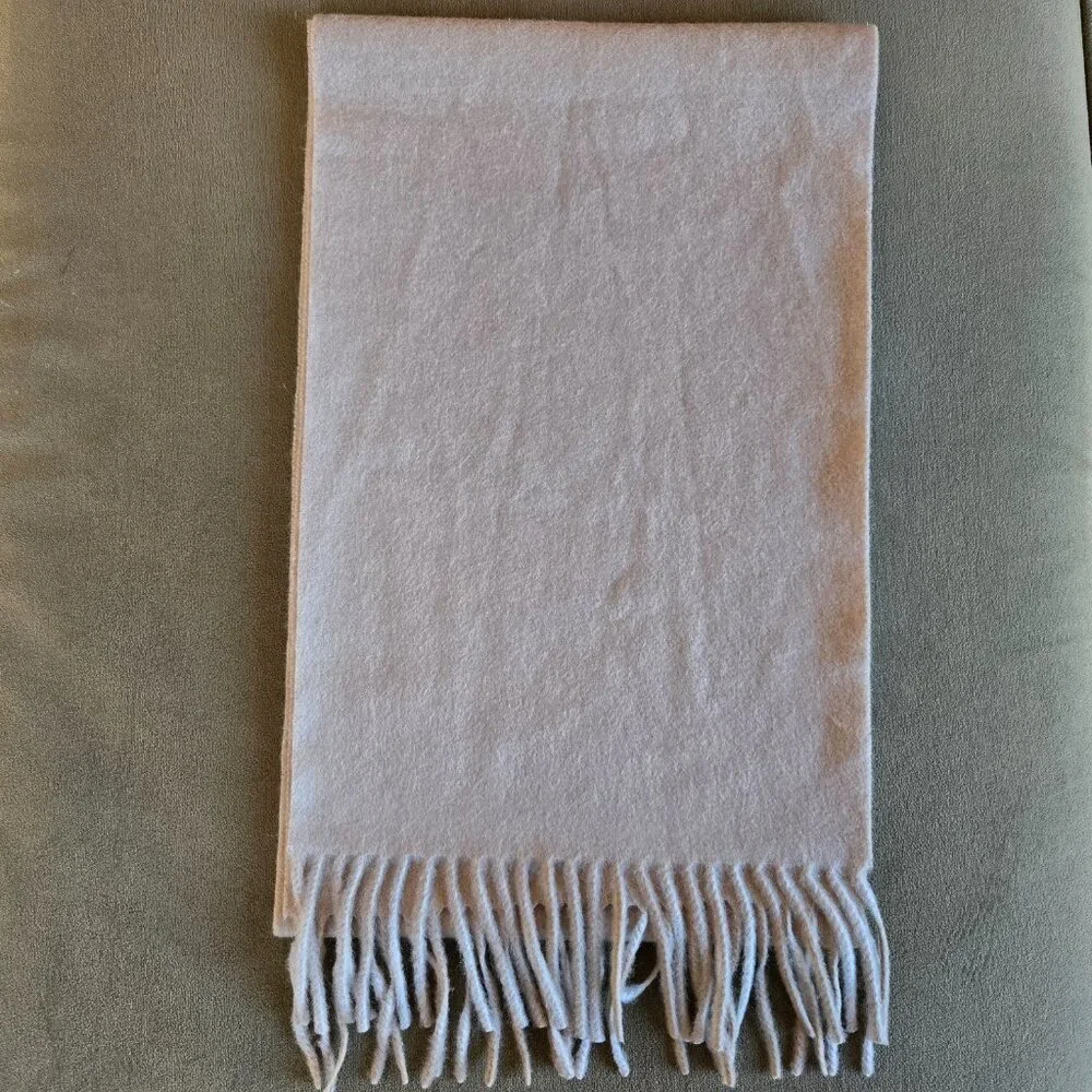 NWOT Uniqlo Woven Cashmere Scarf